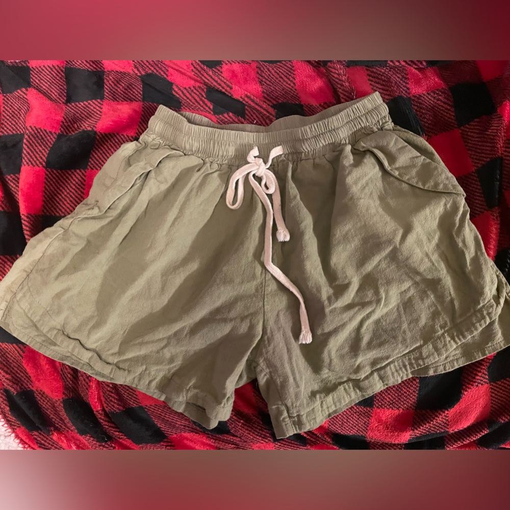 Sage green Amazon shorts size xl juniors